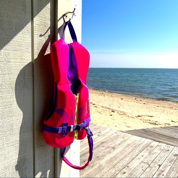 PROTECT your baby with this West Marine Infant life jacket. Quality life vest